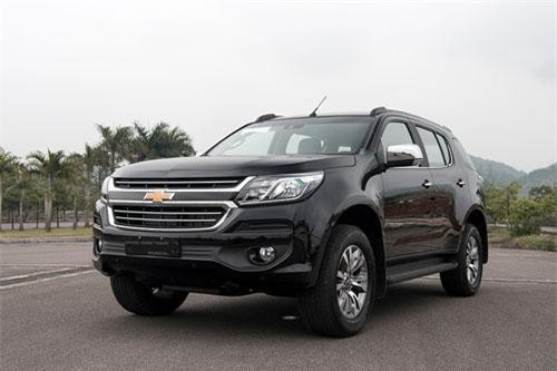 2 xe SUV giảm giá mạnh ở Việt Nam, cao nhất 160 triệu