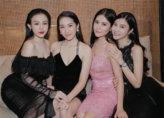 4 nhóm bạn thân gắn bó nhiều năm toàn hot girl đời đầu nổi tiếng