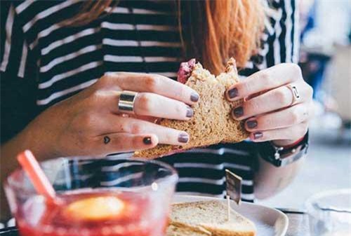 CLIP: Tại sao người Nhật ăn nhiều nhưng vẫn gầy?