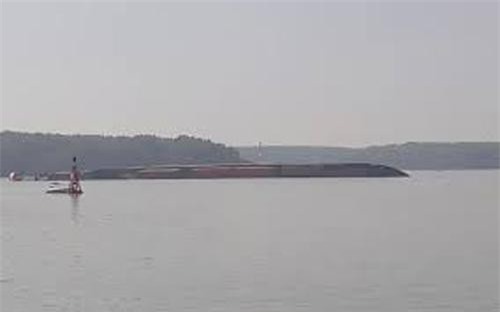 Cảnh báo vết dầu loang từ sự cố chìm tàu ở Cần Giờ