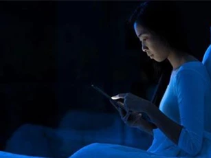 Nghiện điện thoại dẫn đến thiếu ngủ