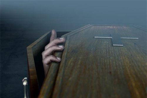Người đàn ông đội mồ sống dậy, cả nhà tá hỏa khi biết lý do