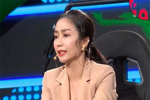 Ốc Thanh Vân tuyên bố cạch gameshow: 'Em kiếm cơm kiểu khác cho lành'