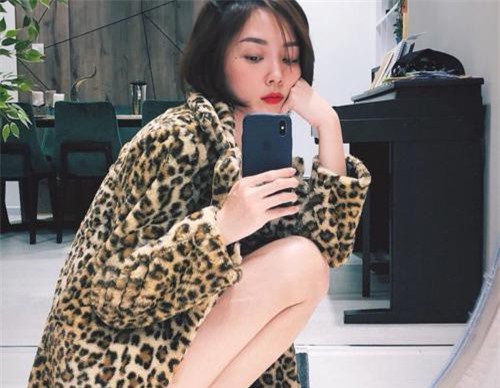 Tóc Tiên lộ biệt thự 'khủng' hiếm thấy và hình ảnh vốn giấu kín như bưng, xứng danh 'đại gia ngầm'