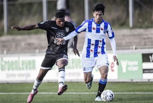 CĐV Heerenveen: 'Hãy trao suất đá chính cho Đoàn Văn Hậu'