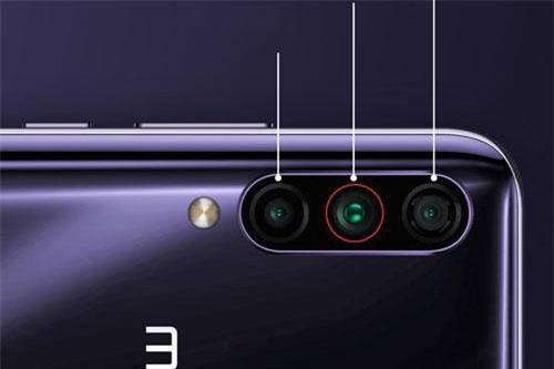 Cận cảnh smartphone 3 camera sau, pin 4.500 mAh, cấu hình 'khủng', giá rẻ giật mình