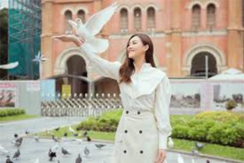 'Choáng' với bộ ảnh giới thiệu của Á hậu Tường San tại Miss International 2019