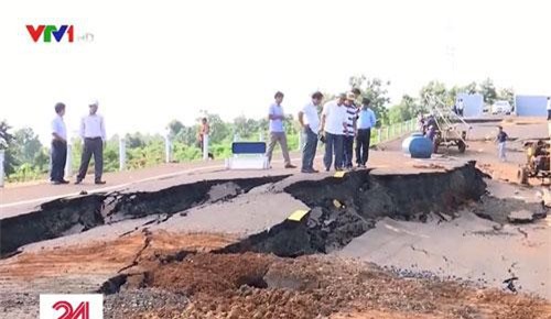 Gia Lai xác định nguyên nhân đường 250 tỷ vừa thi công xong đã sụt lún