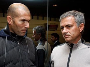 HLV Zidane thừa nhận 'khó ở' vì Jose Mourinho