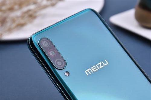 Smartphone 3 camera sau, pin 4.500 mAh, cấu hình bằng Google Pixel 4, giá 6,5 triệu