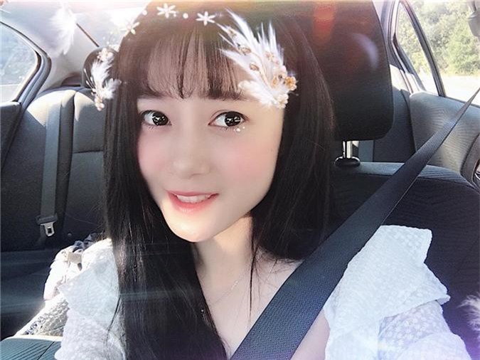 Soi nhan sắc đời thường của Rich Kid mua sắm tiền tỉ không xót tay - Hình 8 Soi nhan sac doi thuong cua Rich Kid mua sam tien ti khong xot tay-Hinh-8