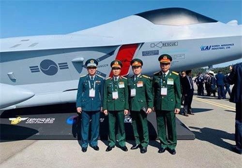 Tiêm kích tàng hình KF-X của Hàn Quốc giới thiệu với Việt Nam