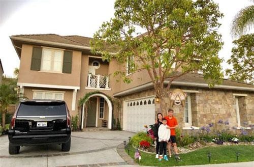 Choáng ngợp với biệt thự triệu đô 'siêu to khổng lồ' của 3 sao nam 'giàu nhất Việt Nam'