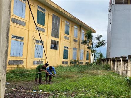 Hà Nội: Học sinh lớp 2 bị điện giật tử vong trong giờ ra chơi