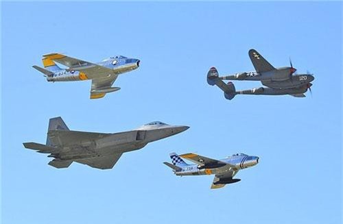 Hỏi khó: Phi công có nghe thấy tiếng động cơ khi bay siêu âm?