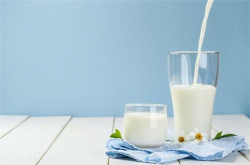 Làm trắng da bằng sữa tươi không đường, tại sao không?