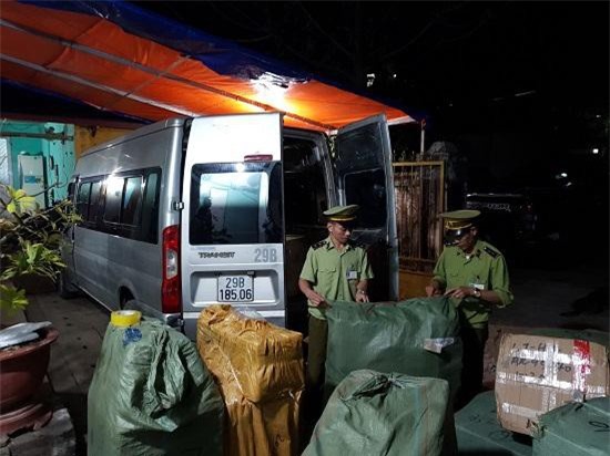 Lạng Sơn: Thu giữ trên 450 sản phẩm nhãn hiệu Louis Vuitton, Hermes nhập lậu từ Trung Quốc