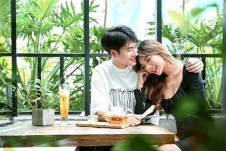 Nữ chính 'Lật mặt 4' e ấp bên bạn diễn hot boy