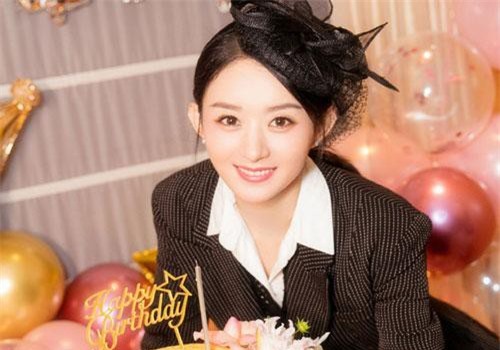 'Sở Kiều' Triệu Lệ Dĩnh rạng ngời nhan sắc gái một con