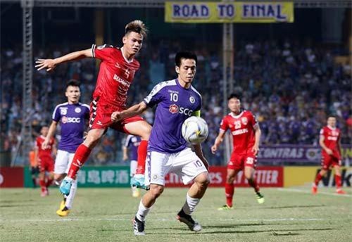 Tiền đạo Văn Quyết lần thứ hai liên tiếp nhận danh hiệu Cầu thủ xuất sắc nhất V.League