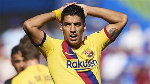 CĐV Barca kêu gọi tống khứ Luis Suarez