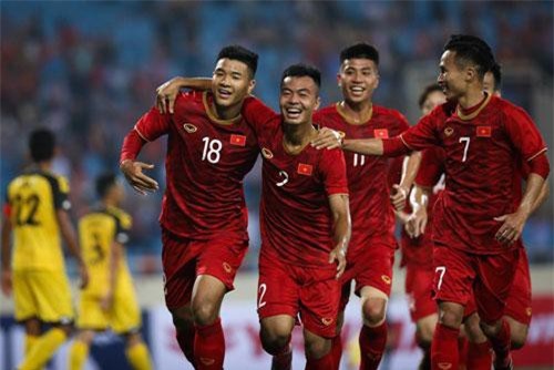 HLV Lê Thụy Hải: 'Ông Park sẽ chọn Ngọc Hải và Hùng Dũng đá SEA Games'