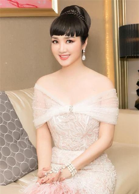 Hoa hậu Đền hùng Giáng My làm Giám khảo chính của 'Người đẹp xứ dừa'