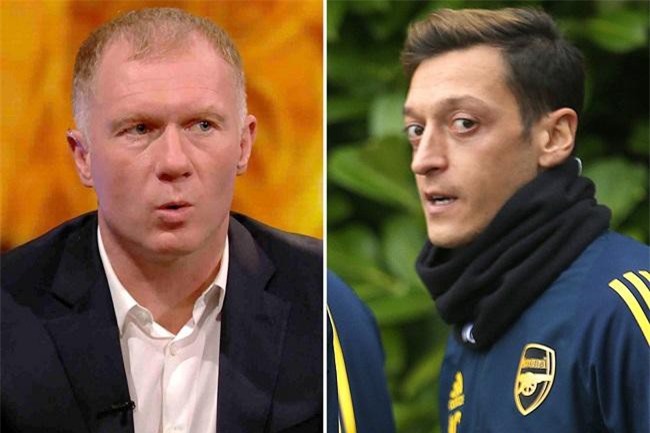 SỐC: Scholes khuyển M.U chiêu mộ Ozil