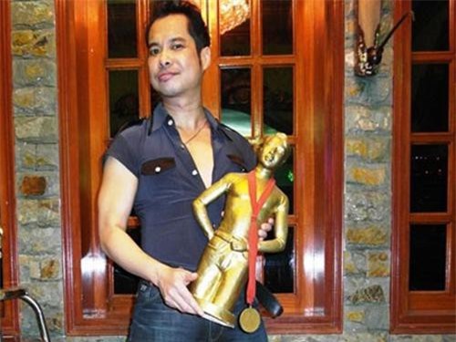 &#x27;Soi&#x27; kh&#x1ED1;i t&#xE0;i s&#x1EA3;n kh&#x1ED5;ng l&#x1ED3; c&#x1EE7;a ca s&#x129; Ng&#x1ECD;c S&#x1A1;n: Nh&#xE0; kh&#x1EE7;ng, xe sang, b&#x1ECF; 1.000 c&#xE2;y v&#xE0;ng &#x111;&#x1EC3; t&#x1EF1; &#x111;&#xFA;c t&#x1B0;&#x1EE3;ng m&#xEC;nh