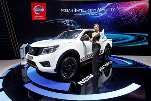 Tận mục Nissan Navara Black Edition A-IVI 2019 tại VMS