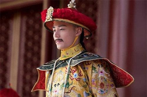 Ai là người to gan dám trói Càn Long trong chuồng ngựa?