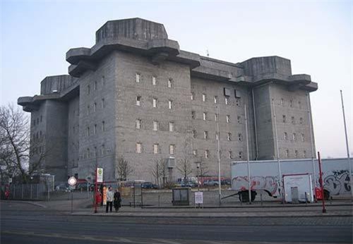 Bí mật về tháp pháo phòng không khổng lồ của Đức