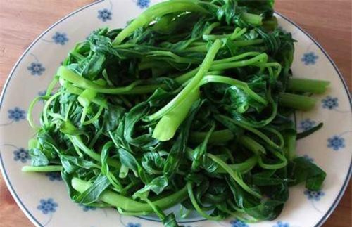 Bỏ chất bổ, rước chất độc khi luộc rau sai cách
