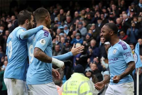 Thắng đậm Aston Villa, Man City 'phả hơi nóng' vào gáy Liverpool