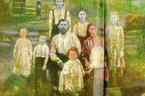 Bí ẩn gia đình 'người ngoài hành tinh': Cả nhà da màu xanh da trời và sự thật ngạc nhiên