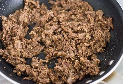 Cách làm bò sốt mè thơm mềm cho bữa tối