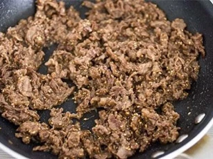 Cách làm bò sốt mè thơm mềm cho bữa tối