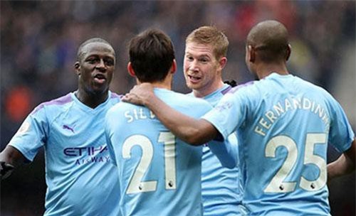 David Silva 'ngây thơ' tranh công của De Bruyne trong ngày đi vào lịch sử