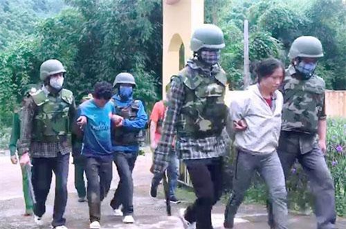 Thanh Hóa: Bắt 2 đối tượng buôn 2.800 viên ma túy tổng hợp từ Lào về Việt Nam