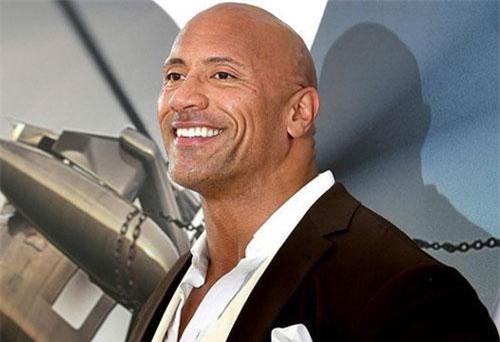The Rock - từ cậu bé cao 1,9 m bị xa lánh đến ngôi sao quyền lực