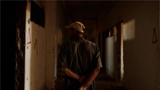 Đột nhập “địa ngục” nhốt hàng nghìn tù binh IS tại Syria - Hình 6 Dot nhap “dia nguc” nhot hang nghin tu binh IS tai Syria-Hinh-6