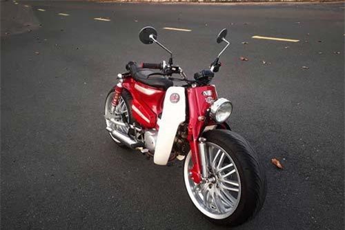Honda Super Cub độ bánh ôtô 'siêu to khổng lồ' ở Tây Ninh