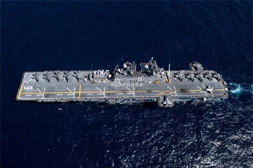 Mỹ mang siêu tàu đổ bộ tấn công đầy ắp F-35 sang Biển Đông làm gì?