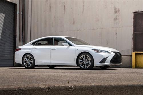 Top 10 xe sedan hạng sang cỡ trung tốt nhất năm 2019: Lexus ES góp mặt