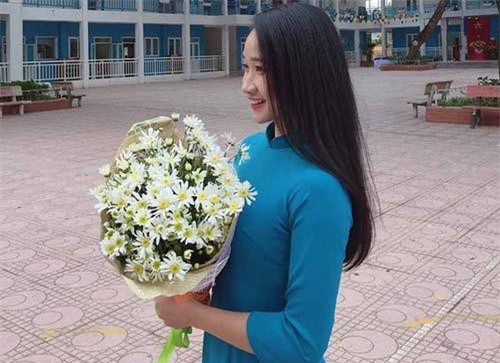 Xinh như hot girl, dàn cô giáo tiểu học khiến dân mạng 'trụy tim'