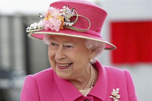 CLIP: 15 điều Nữ hoàng Elizabeth II chưa bao giờ làm trong đời