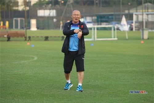 HLV Park Hang-seo: 'Ông Nishino nên xem lại bản thân trước khi đánh giá người khác'