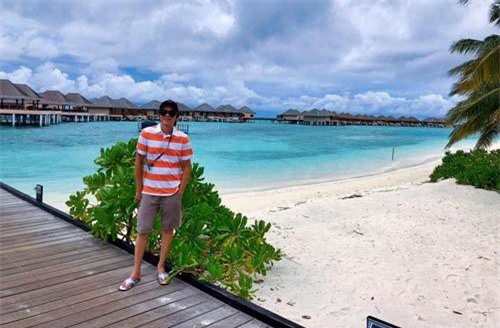 Hoài Linh khoe ảnh đi du lịch sang chảnh tại thiên đường Maldives