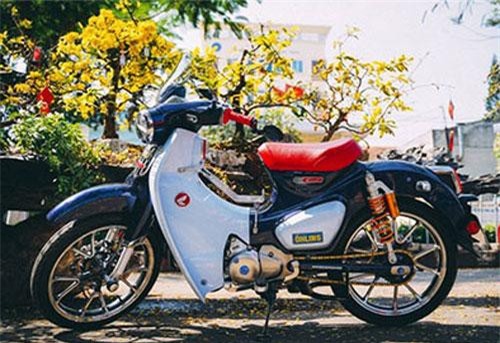 Honda Super Cub độ máy 250 cc mạnh 394 mã lực