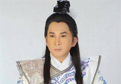 Từng thay 30 chiếc xe hơi, Kim Tử Long thực sự giàu cỡ nào?